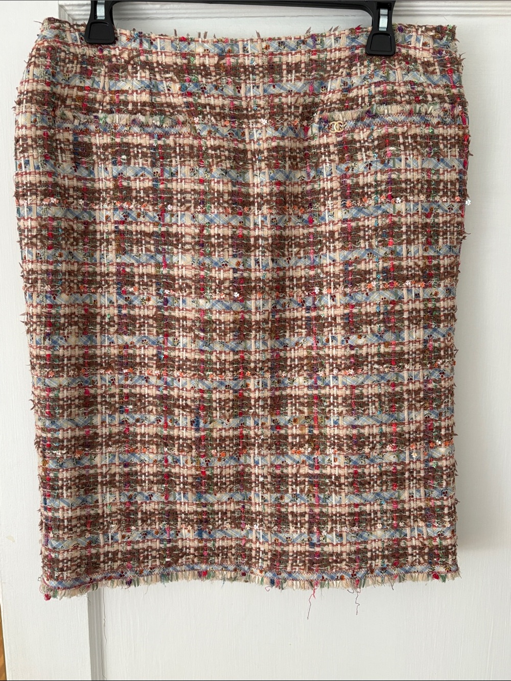 CHANEL. Authentic Tweed Skirt, size 42 , Made in France